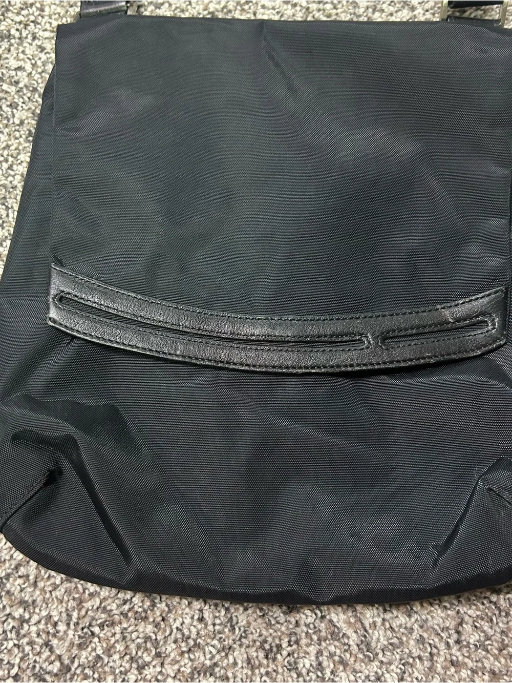 Tumi  Messenger Crossbody Black Nylon Shoulder Bag Ballistic Flap Adjustab Strap